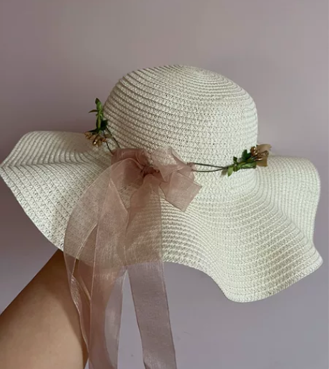 度假风草帽 带过两三次，便宜出，包邮不议价