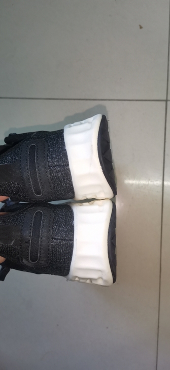 安踏运动鞋99 给媳妇买的 新只试穿 太大...