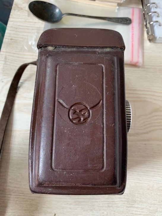 海鸥4型照相机一部，快门功能正常，其它功能...