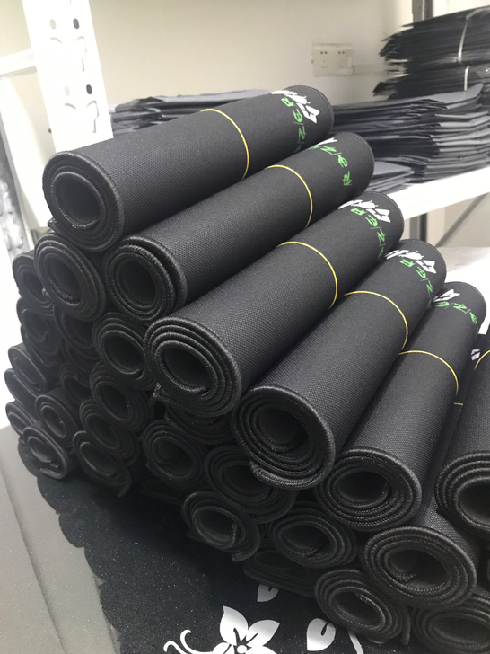 1件也包邮！雷蛇粗面电竞锁边鼠标垫