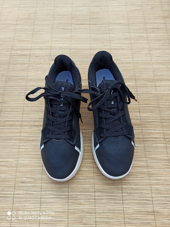 37.5码安踏新款运动鞋