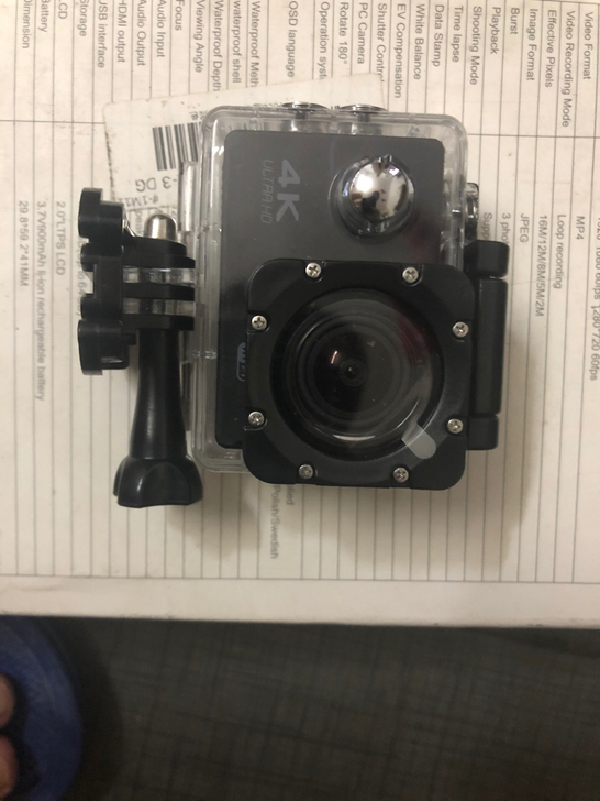 运动相机，4K像素。全新，整套！