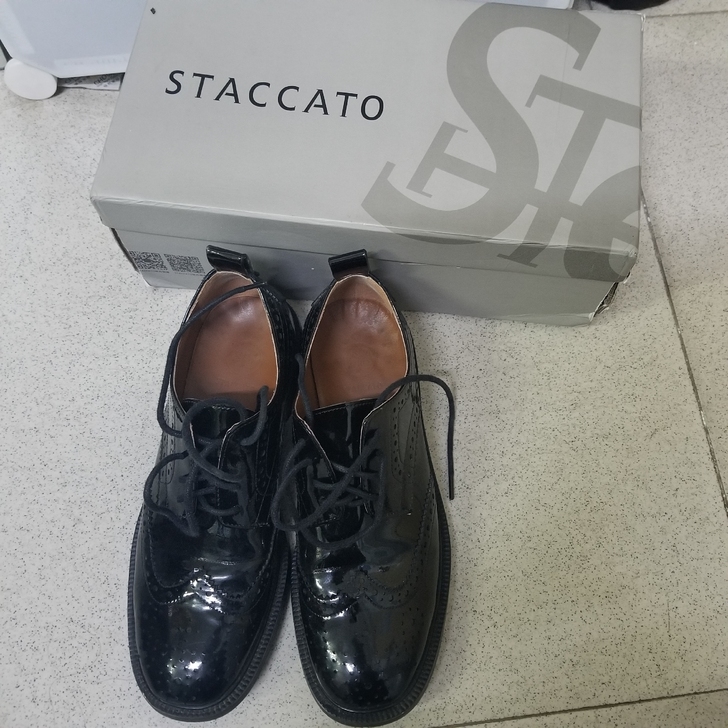 思加图布洛克雕花英伦皮鞋