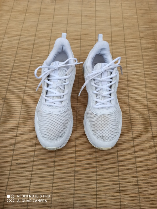 44.5码安踏运动鞋