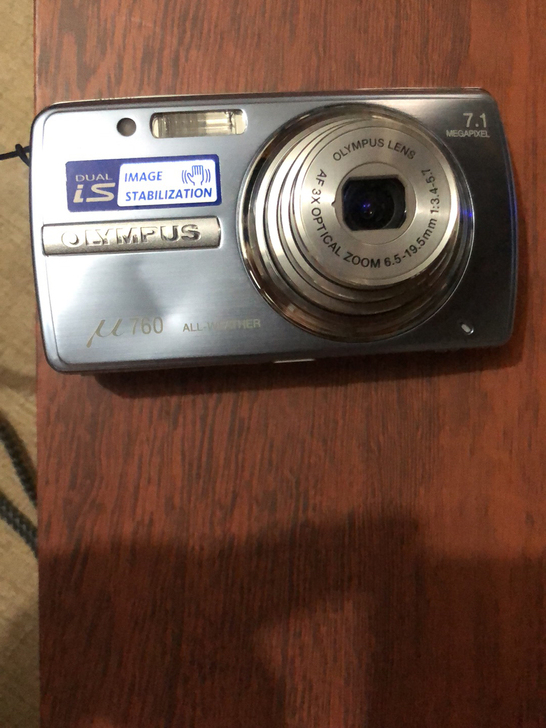 奥林巴斯数码相机u760，九成新品相如图。