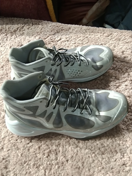 李宁篮球鞋音速4，鞋码40   成色95新...