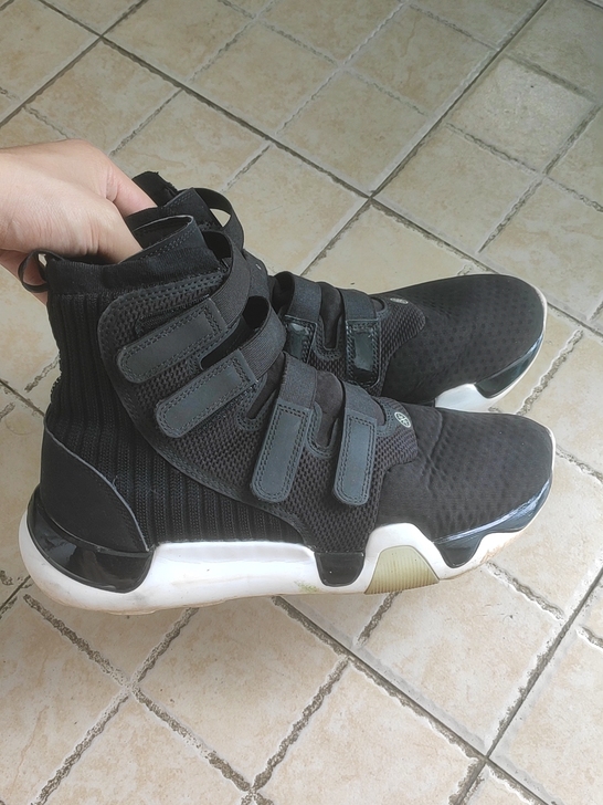 李宁休闲鞋，闲置，很少穿，完好无损，400...