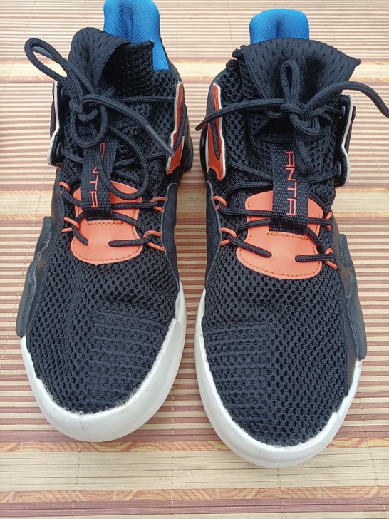 二手男鞋，安踏运动鞋41码   鞋子保证正...