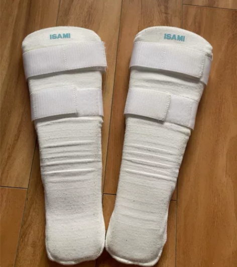 空手道护腿，日本牌子ISAMI，尺码JM，...