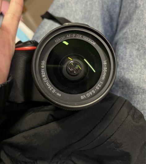 尼康d5600 没怎么使用过，配件有64g...