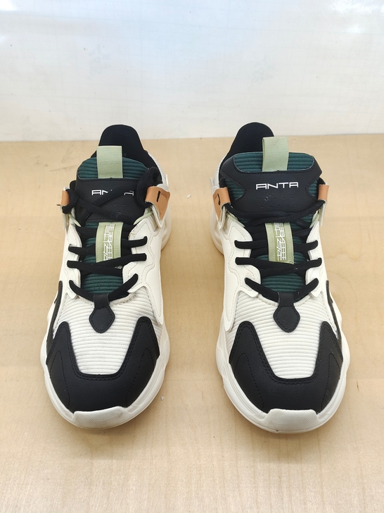 安踏42码 实拍无滤镜 收货如图