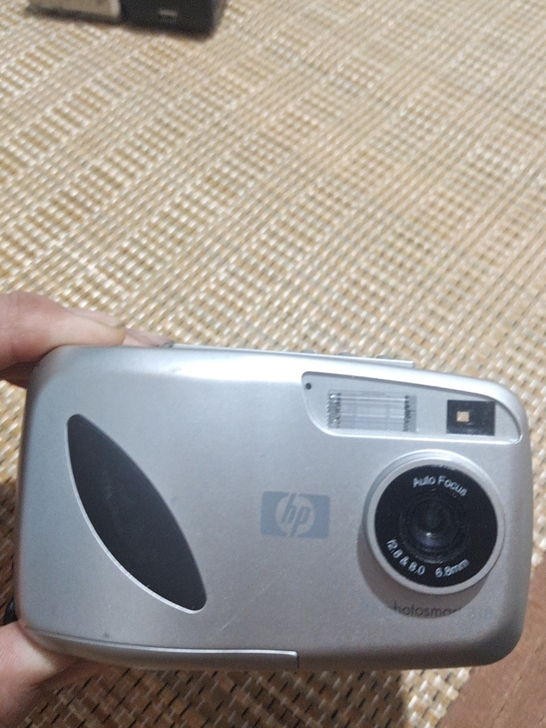 惠普老CCD相机  功能正常  用五号电池...
