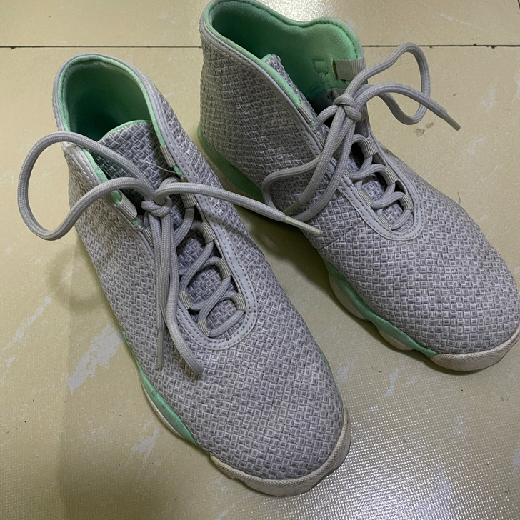 正品乔丹 前男友送的 好多年前了