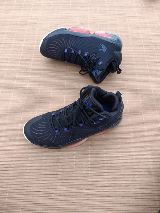 二手男鞋44.5码  乔丹篮球鞋