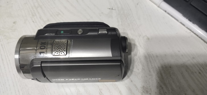 1600万像素家庭dv送内存卡，二块电池，...