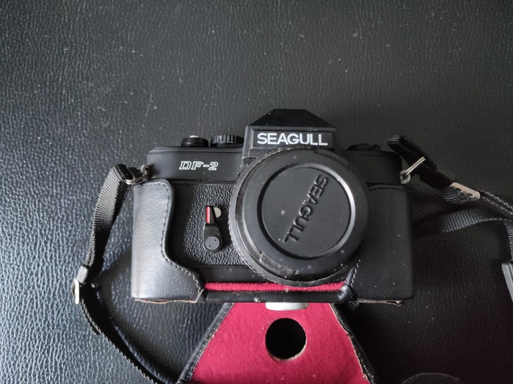 海鸥机械照相机,型号DF2,带相机套,购入...