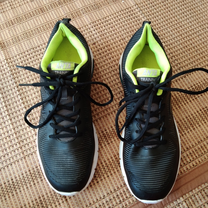 43码安踏运动鞋二手男鞋 鞋子正品 无开胶...