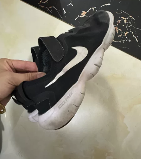 Nike 超轻跑鞋 赤足跑 脚长200cm 1y 感兴趣的话...