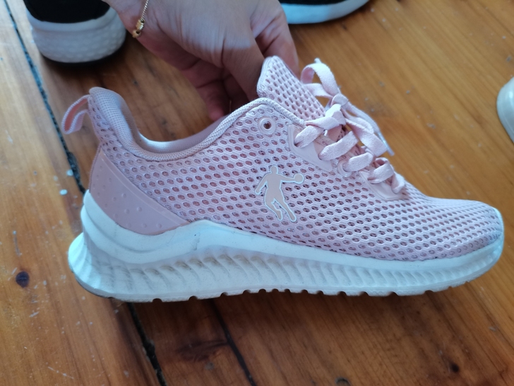 乔丹正品鞋。9成新。59