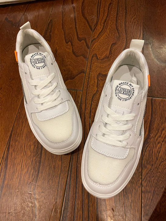 37码全新运动平底鞋