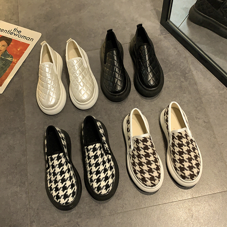 麦乐猫 低帮鞋运费自理.此商品出售不退换....