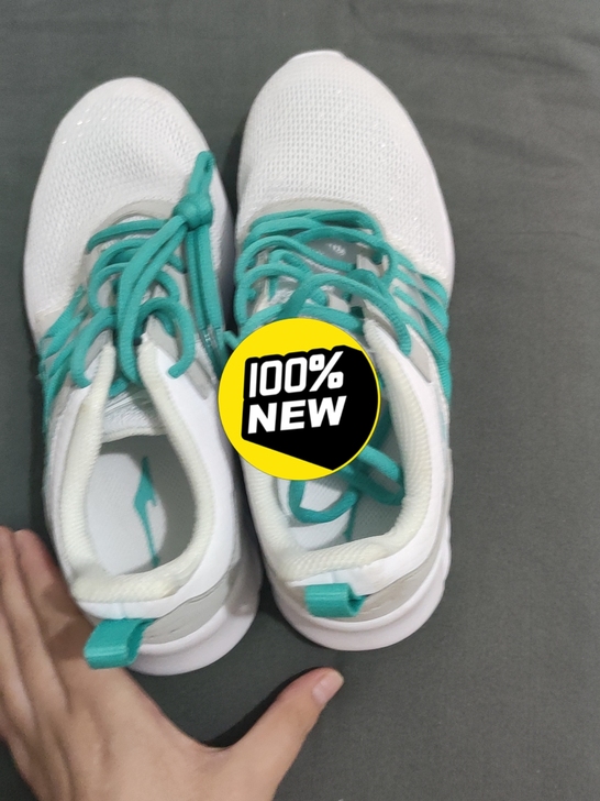 鸿星尔克女鞋，36码，仅试穿仅试穿（野性消...