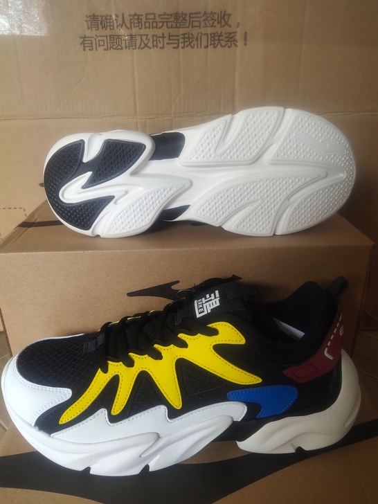 鸿星尔克老爹鞋40－41码。全新正品。有防...