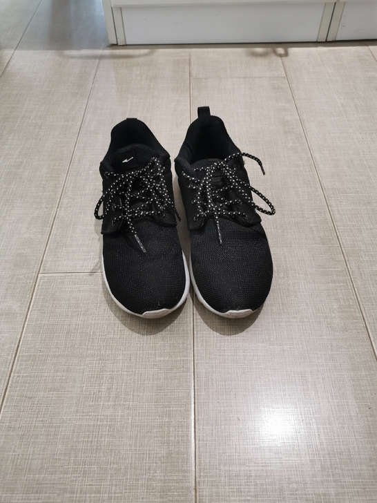 鸿星尔克女鞋运动鞋，35码，只穿过几次