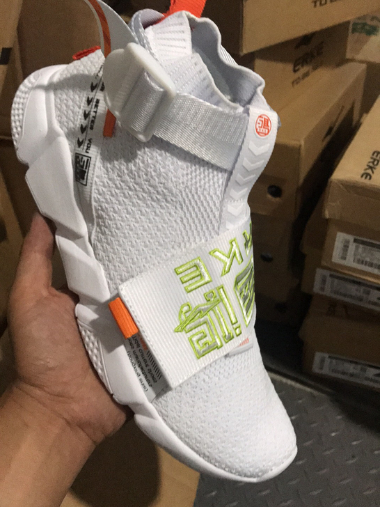 鸿星尔克男综训鞋41码.42码