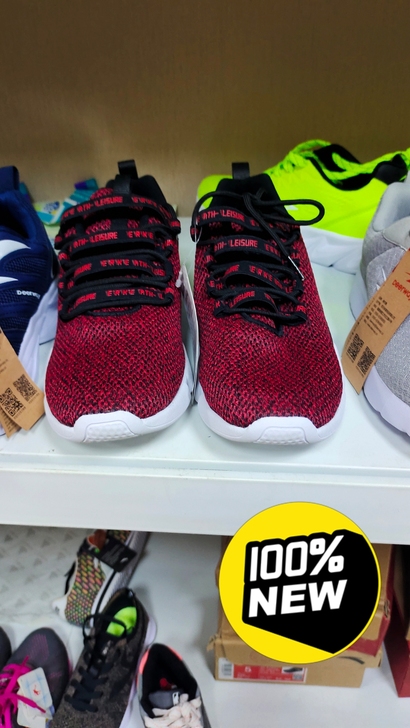 国货之光鸿星尔克综训鞋鞋码全，价格美丽。