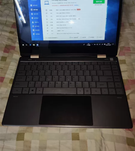 yoga轻薄本，支持360度翻转，屏幕带触...