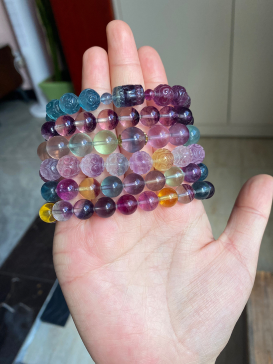 出一手高品彩萤石，净体，都是绝美色系，不同...
