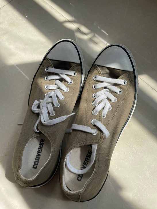 匡威44码 无任何破损 买一送一 江浙沪包邮