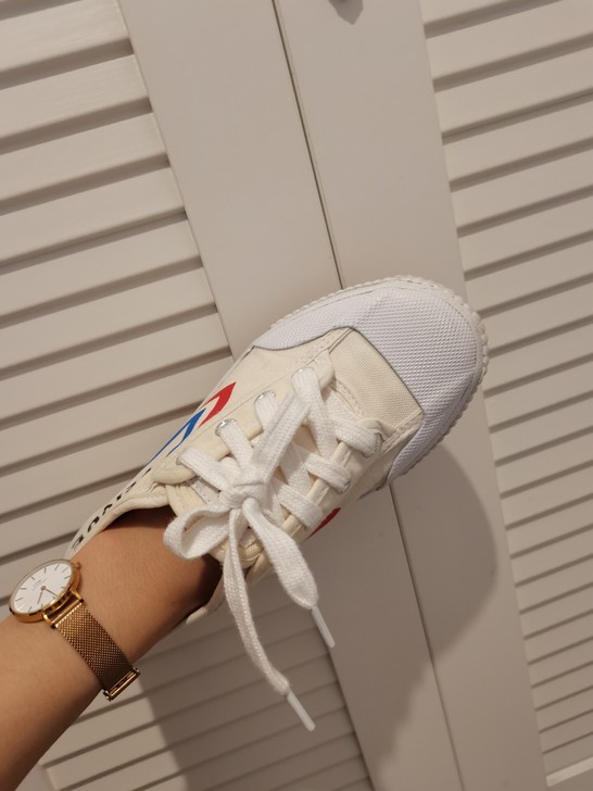 飞跃运动鞋 几乎全新