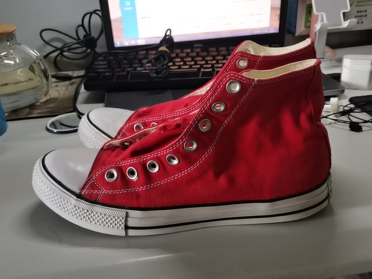 正品匡威，42码偏大点。外环绝对新。包邮9...