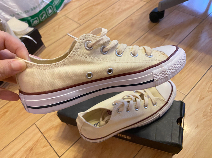 全新未穿，韩国实体店买的，匡威低帮帆布鞋