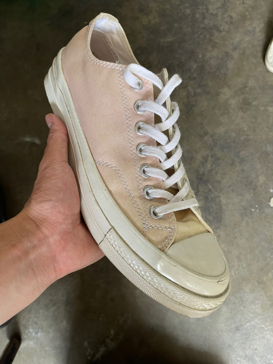 很新的变色匡威，42码，落灰有点脏，拍得不...