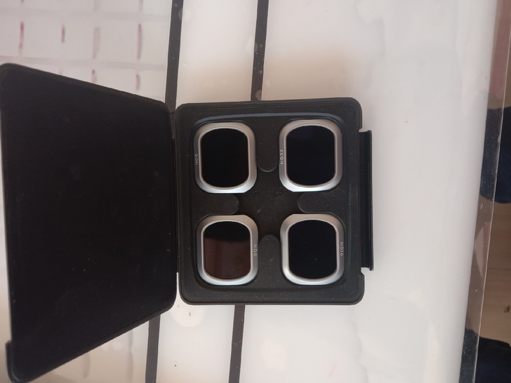 大疆专业版滤镜，买来一次都没用过，滤镜为大...