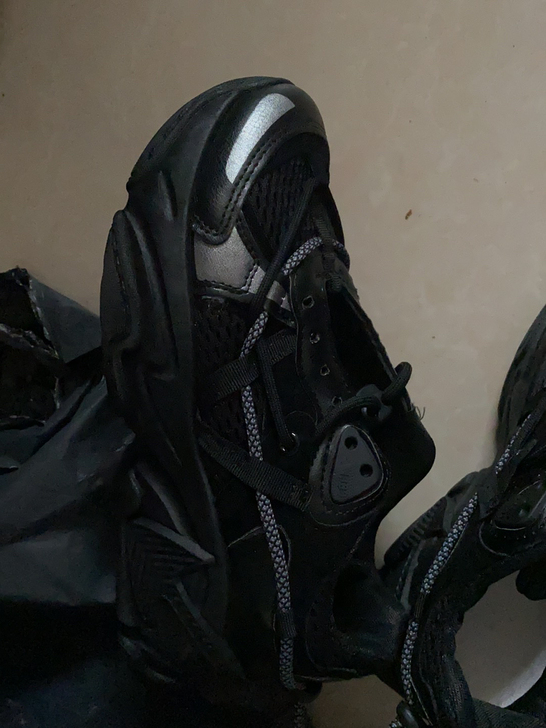 超级好看但我买小了全新没穿过