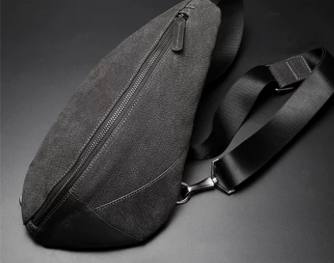 真皮男胸包休闲时尚手机包韩版潮背包头层牛皮...