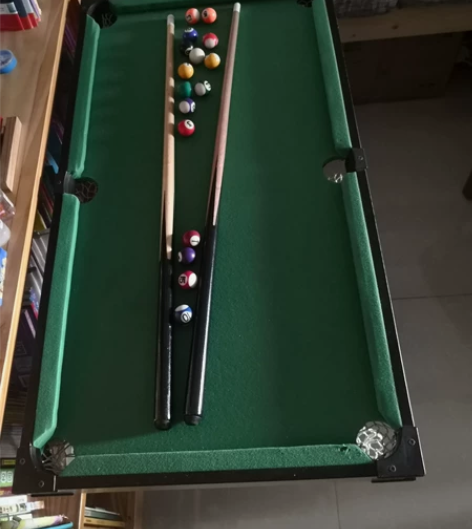 出一张儿童台球桌 大人可以陪孩子一起玩 ...
