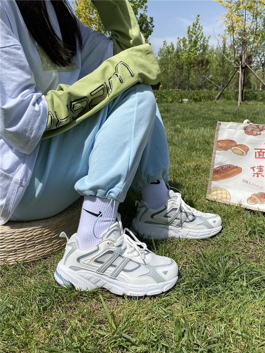 易少年 2021新款网面透气小白鞋ins超...