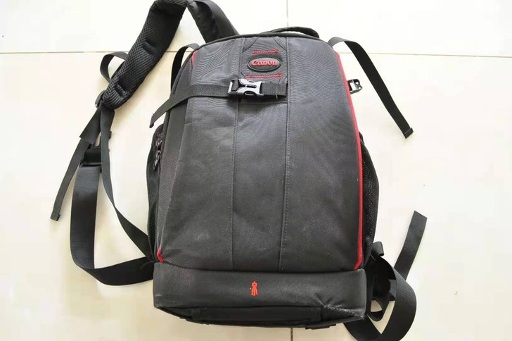 尼康D800，2016下半年入手，2020...