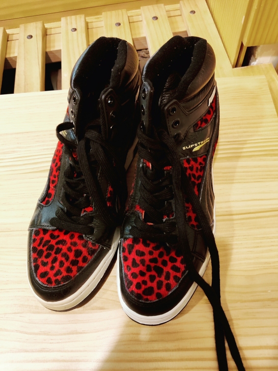 彪马puma 运动鞋 球鞋  41码 几乎...