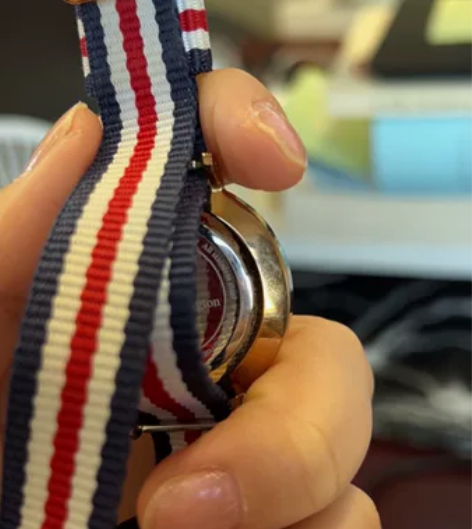 DW女款手表  男朋友以前送的 原价一千多...