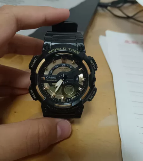 卡西欧 十年电力运动手表 黑金 感兴趣的话...