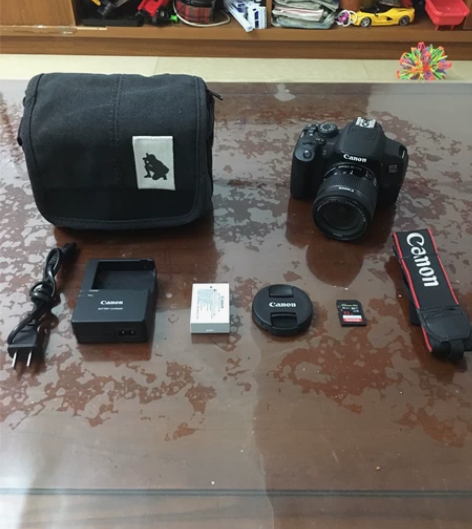 佳能700D单反套机 功能完好无暗病！成色...