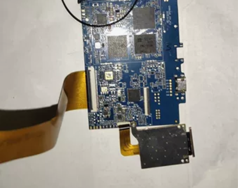 品拜平板电脑主板,无法测试,拆了,之前能开...