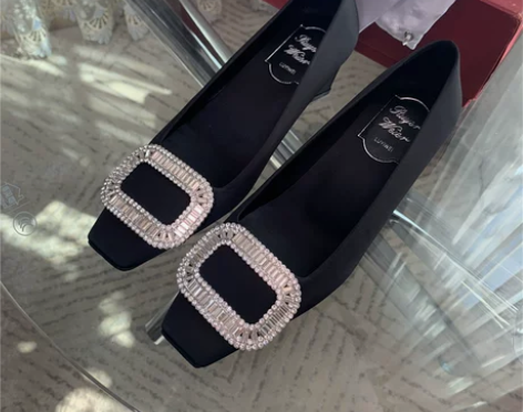 黑色真丝绸缎粗跟方头高跟单鞋rv水钻方扣
