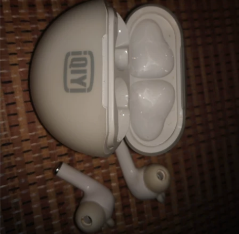 出售爱奇艺耳机，买来160多，音质很好，待...